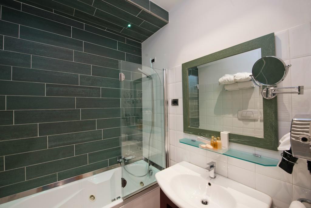 Chambre de Luxe Double ou Lits Jumeaux avec Baignoire Spa